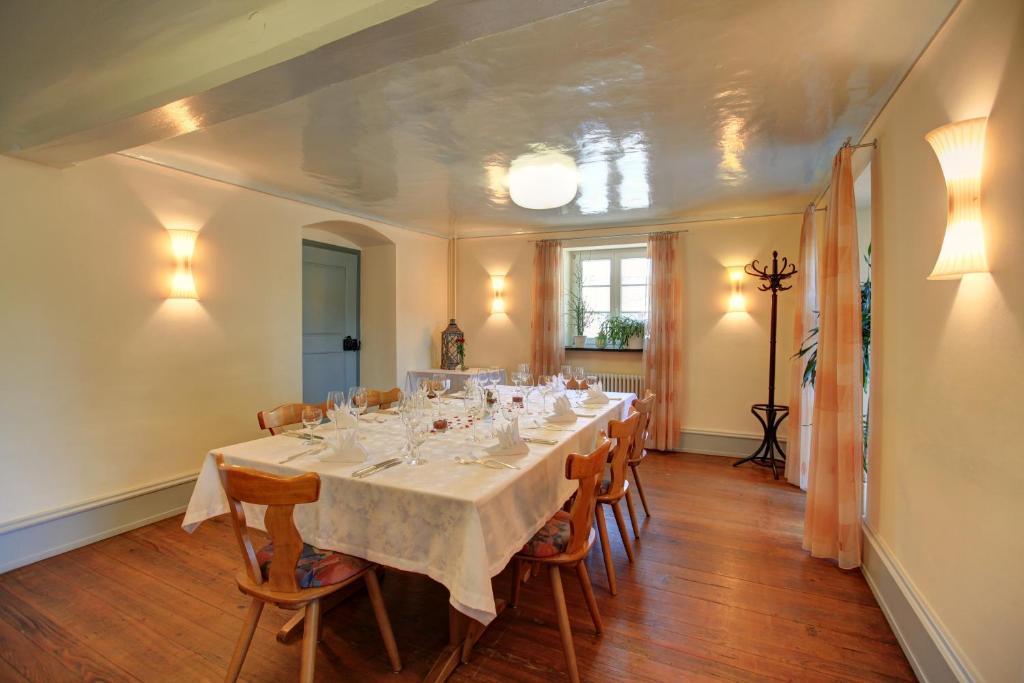 Gasthaus Zum Hirschen Oberrimsingen Exteriér fotografie