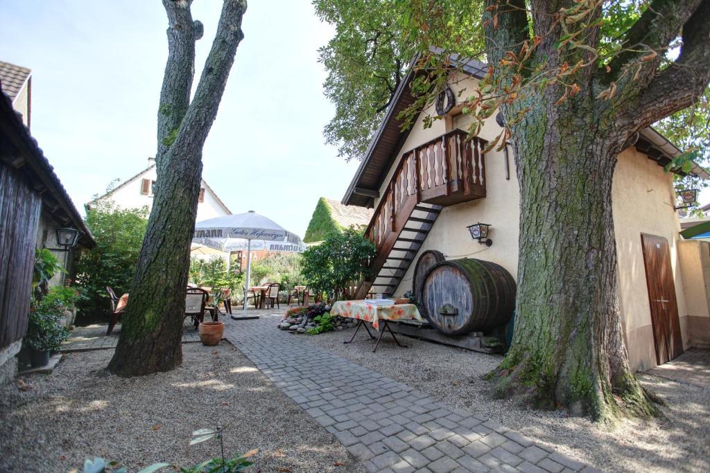 Gasthaus Zum Hirschen Oberrimsingen Exteriér fotografie