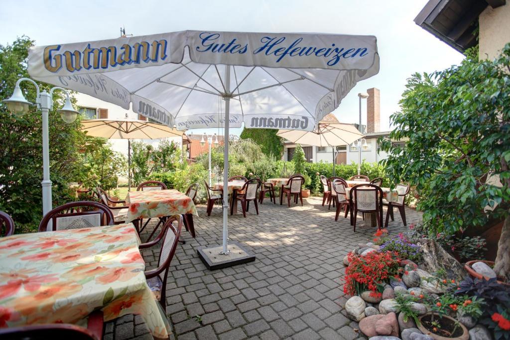 Gasthaus Zum Hirschen Oberrimsingen Exteriér fotografie